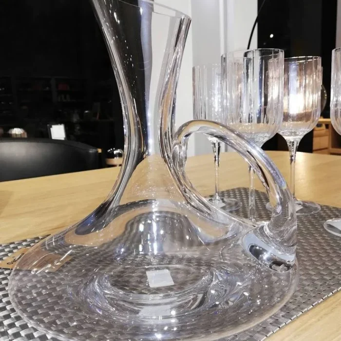 Clear Glass Wine Decanter Swan Carafe