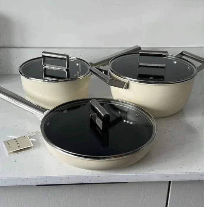 Cream Cookware Pots Set with Black Lids